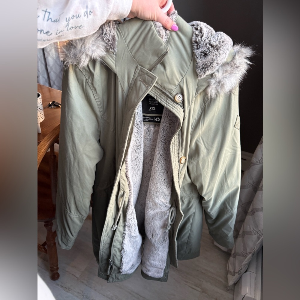 Hollister faux fur lined parka coat xxl